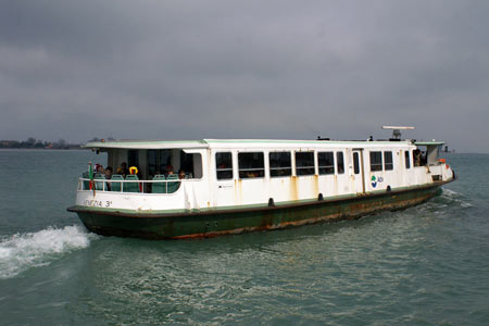Venice Ferry - Venezia Motonave - Photo: © Ian Boyle - www.simplonpc.co.uk