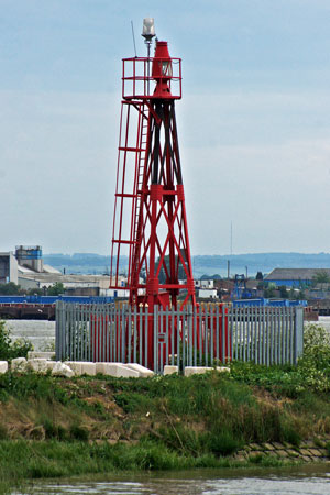 COLDHARBOUR POINT LIGHT - www.simplonpc.co.uk - Photo: © Ian Boyle, 7th May 2011