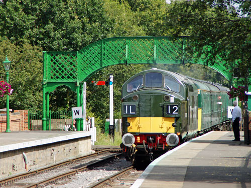 Epping Ongar Railway - Photo: ©2012 Ian Boyle - www.simplompc.co.uk - Simplon Postcards