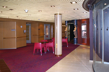 Eurodam - Deck 3 Promenade Deck - Corridor