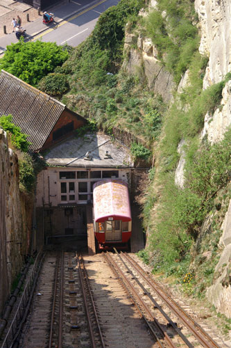 Hastings East Hill Cliff Lift - Photo: © Ian Boyle, 14th May 2007 -  www.simplonpc.co.uk