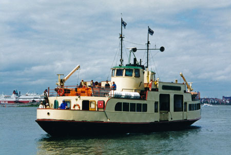 HELSINKI Ferries - Photo: ©1998 Jan Boyle - www.simplompc.co.uk - Simplon Postcards