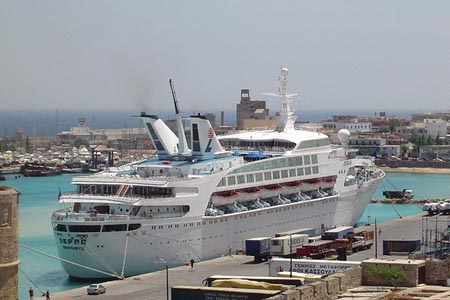 Perla -  Louis Cruise Lines - www.simplonpc.co.uk