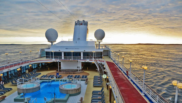 Ocean Princess Cruise - Dover - Photo: © Margaret Boyle, 18th July 2015 - www.simplonpc.co.uk