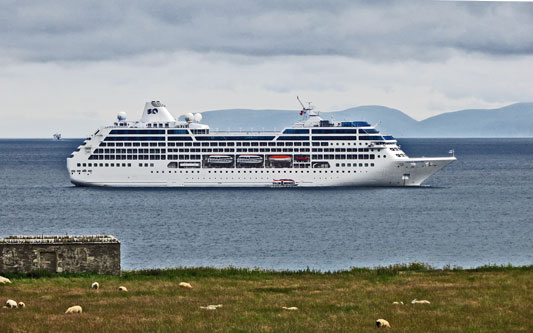 Ocean Princess Cruise - Dover - Photo: © Margaret Boyle, 18th July 2015 - www.simplonpc.co.uk