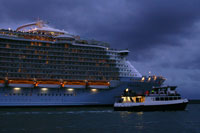 Oasis of the Seas - Royal Caribbean Cruises -  Photo: © Ian Boyle, 2nd November 2009