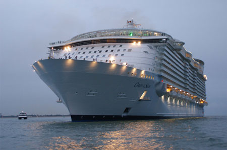 Oasis of the Seas - Photo: � Andrew Cooke, 2nd November 2009