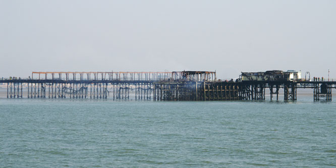 Southend Pier after the fire of 9th/10th October 2005 - Photo: � Ian Boyle, 10th October 2005 - www.simplonpc.co.uk 