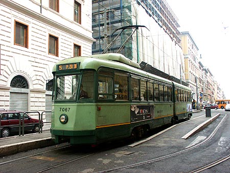 http://www.simplonpc.co.uk/Tram_Roma/7067-01.jpg