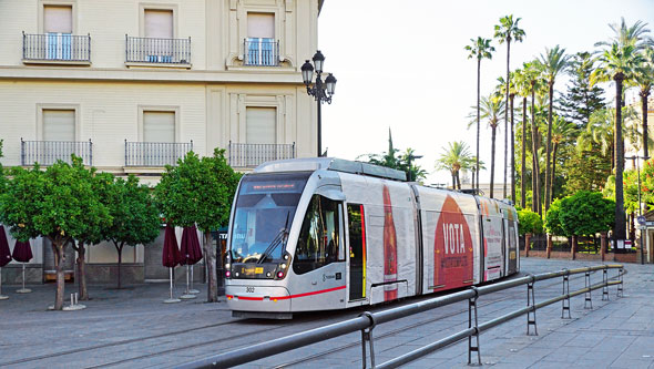 Seville CAF Urbos Tram 302 - www.simplonpc.co.uk - Photo: ©Ian Boyle 17th May 2016