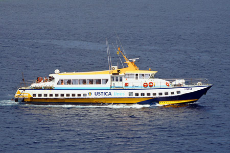 Linosa - Ustica Lines - Photo: � Ian Boyle, 9th July 2006