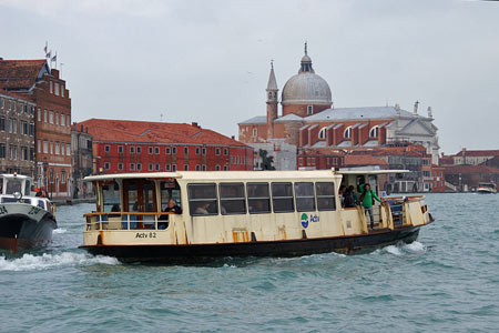 Venice - Venezia - Vaporetto - Photo: © Ian Boyle - www.simplonpc.co.uk