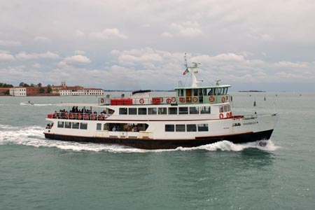 Giudecca - Venice Ferry - Venezia Motonave - Photo: © Ian Boyle - www.simplonpc.co.uk