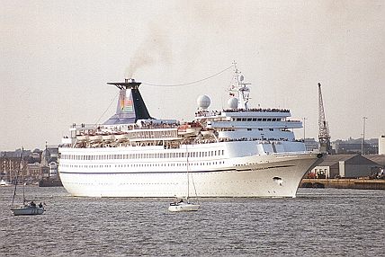 airtours sundream cruise ship