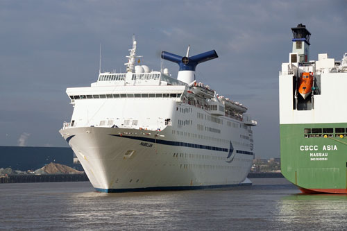 Magellan - Cruise & Maritime Voyages - Photo: © Ian Boyle, 11th March 2015 - www.simplonpc.co.uk