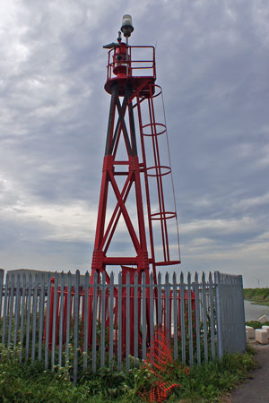COLDHARBOUR POINT LIGHT - www.simplonpc.co.uk - Photo: © Ian Boyle, 7th May 2011