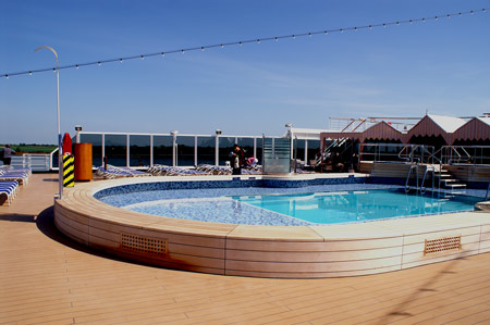 EURODAM - Sea View Pool -  Photo: © Ian Boyle, 10th May 2009