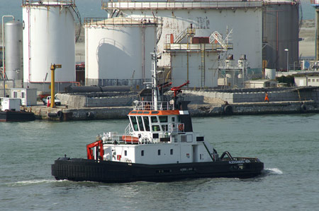 Tug at  Livorno - Photo: © Ian Boyle, 23rd August 2009