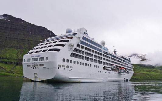 Ocean Princess Cruise - Lerwick - Photo: © Ian Boyle, 21st July 2015 - www.simplonpc.co.uk