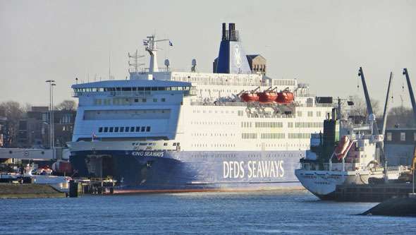 KING SEAWAYS - ORIANA 2012 Cruise - Photo: © Ian Boyle, 7th December 2012 - www.simplonpc.co.uk