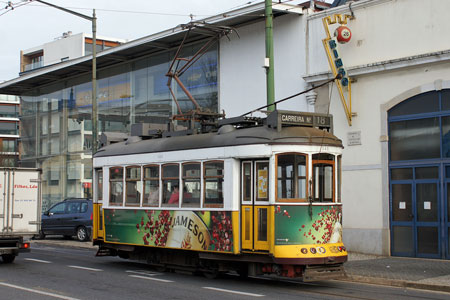 Lisbon Tram - INDEPENDENCE OF THE SEAS Cruise - Photo: © Ian Boyle, 25th March 2011 - www.simplonpc.co.uk