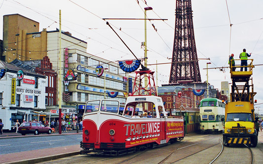 BLACKPOOL TRAMS - Photo: ©1981 Ian Boyle - www.simplompc.co.uk - Simplon Postcards