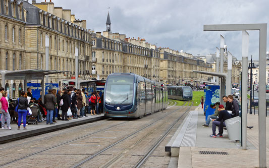 Tramway de Bordeaux - Photo: © Ian Boyle, 16th October 2013- www.simplonpc.co.uk