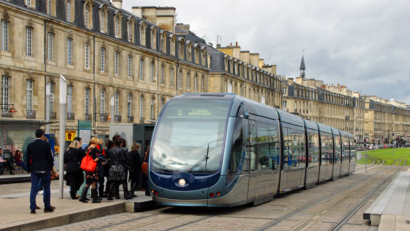 Tramway de Bordeaux - Photo: © Ian Boyle, 16th October 2013- www.simplonpc.co.uk