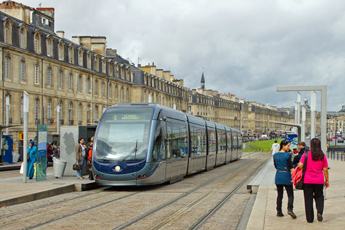 Tramway de Bordeaux - Photo: © Ian Boyle, 16th October 2013- www.simplonpc.co.uk