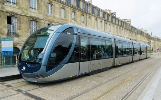 Tramway de Bordeaux - Photo: © Ian Boyle, 16th October 2013- www.simplonpc.co.uk