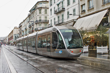 Tramway de Nice - Photo: © Ian Boyle, 16th February 2010