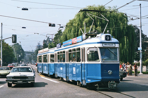 Zurich Karpfenzug Tram - www.simplonpc.co.uk - Photo: ©1984 Ian Boyle